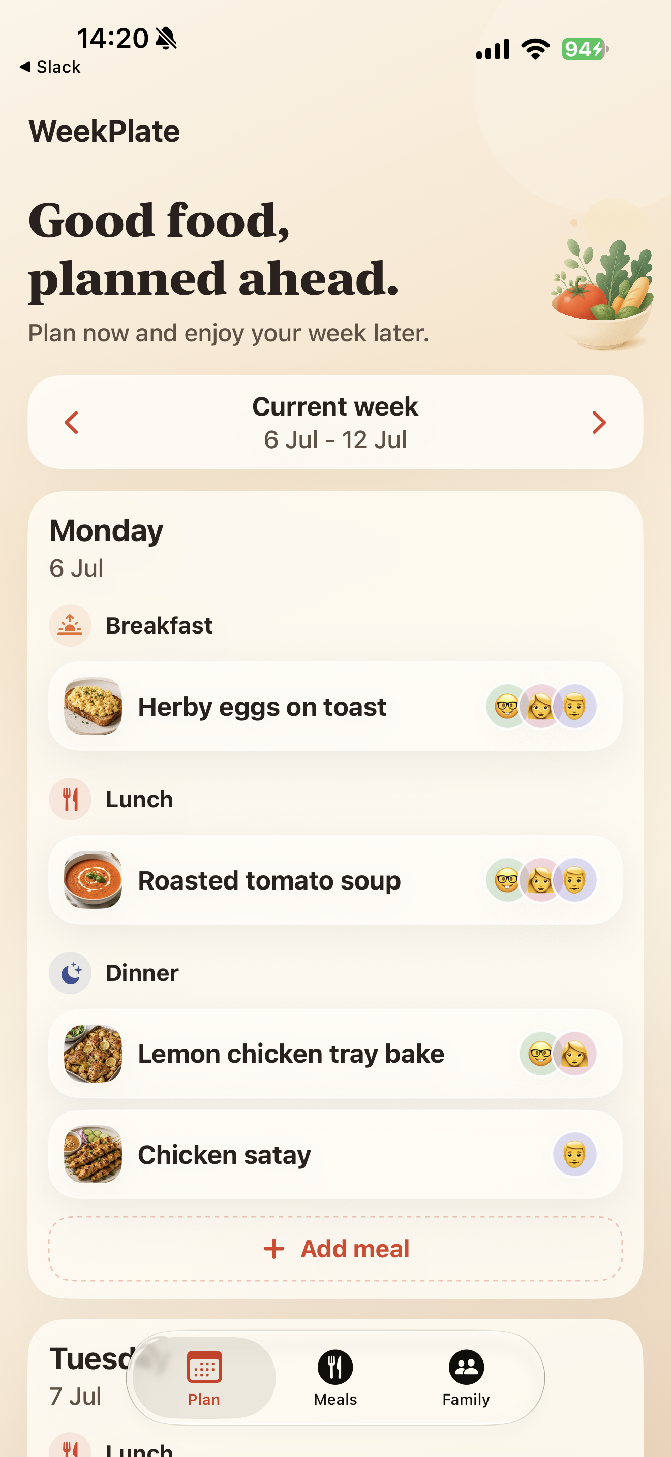 The weekly plan in WeekPlate: Monday with breakfast, lunch and dinner, each meal with photo and the family members eating it
